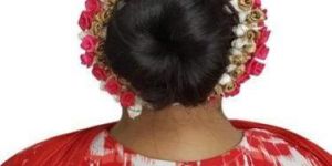 Women Fluto Juda Flowers