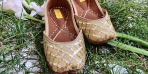 Ladies Flat Khussa Jutties