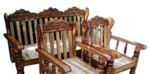 Traditional Sofa Set