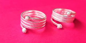 Women Designer Toe Rings