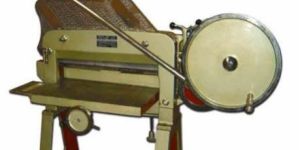 HEAVY DUTY PAPER CUTTING MACHINE