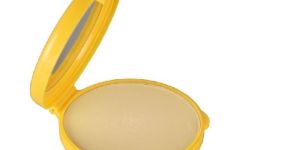 Matte Effect Compact Powder With Sunscreen - Universal Shade (16 Gms)