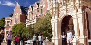 Overseas Education Services