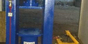 Hydraulic Compression Testing Machine