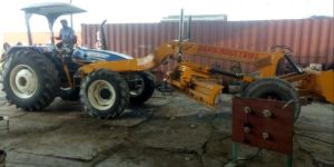 Tractor Grader Machine