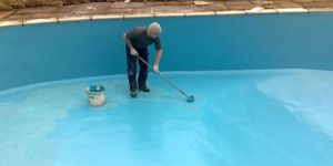 Swimming Pool Maintenance Services