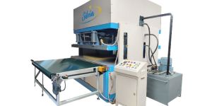 Conveyor Mattress Vacuum Compress Machine