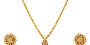 Gold Pendant Set