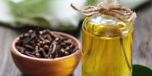 Clove Leaf Essential Oil