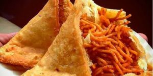 Chowmein Samosa