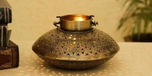 Iron Handi T-Light Holder