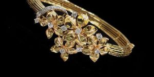 Diamond Golden Flower Bracelet
