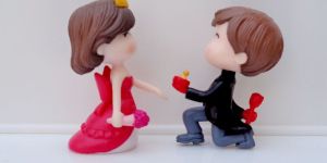 Unique Gifts Polyresin Idol