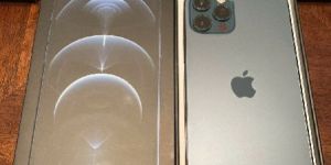 Apple iPhone 12 (256GB)