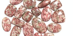 Thulite Stone