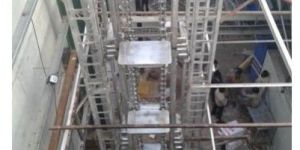 Cold Storage Chain Lift