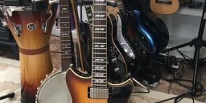 RS620 Electric Guitar with Gator Guitar Hard Case