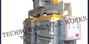Hydraulic Baling Machine