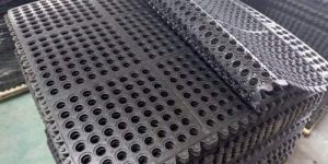 Hole Rubber Mat