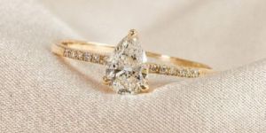 4 Carat Pear Cut Moissanite Ring
