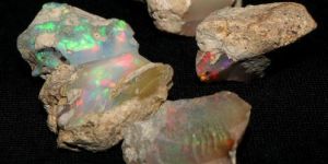 R 165 Rough Opal Stones