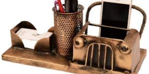 Iron Jeep Pen Stand