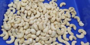 Cashew Nut Kernels W320