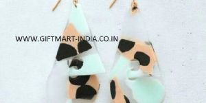 DOERN DESIGN METAL BRASS AND RESIN EAR RINGS