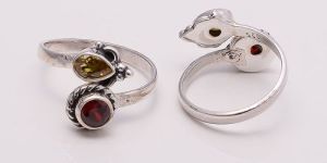 Silver Mix Stone Toe Ring