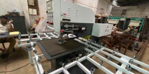 AUTOMATIC DRILLING MACHINE