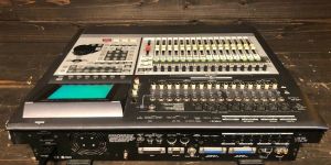 Roland VS-2480 24-Bit 24-Track Digital Studio Workstation