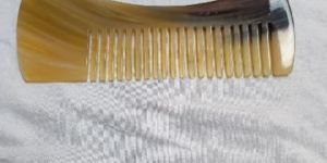 Natural Horn Comb