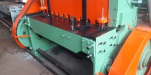 Mechanical Under Crank Shearing Machine
