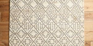 Hand Knotted Woolen Geomatric Design Carpet