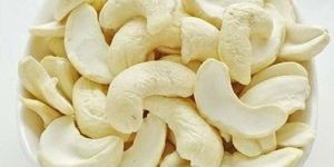 W210 Split Cashew Nut