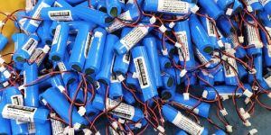 3.7V 2200Mh v 2600Mh Lithium batteries