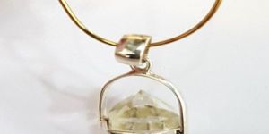 CLEAR CRYSTAL Pendant
