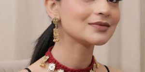 Antique Gold Finish Thread Work Hasli Necklace Set