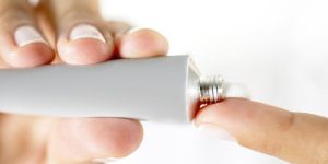 Sucralfate, Metronidazole and Lignocaine Hydrochloride Cream