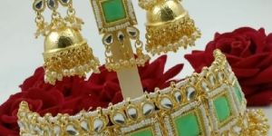 Kundan Moti Necklace Set