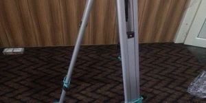 Aluminium Tripod Stand