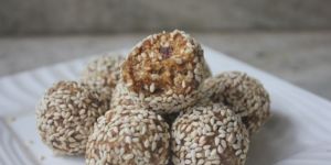 Desi Ghee Dry Fruit Til Ladoo