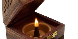 Dhoop Dani, Loban Dan Holder