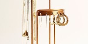 METAL JEWELLERY STAND