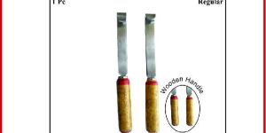 Hoof Knife with Wooden Handle