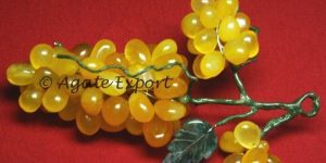 Yellow Onex Grapes