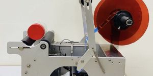 Round Bottle Labeling Machine