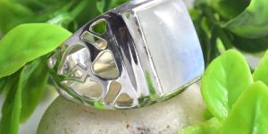 Moonstone Floral Motif Filigree Ring