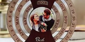 Wooden Desktop Calendar