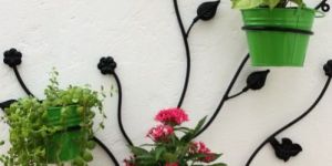 IRON LEAF WALL BRACKET AND METAL BUCKET